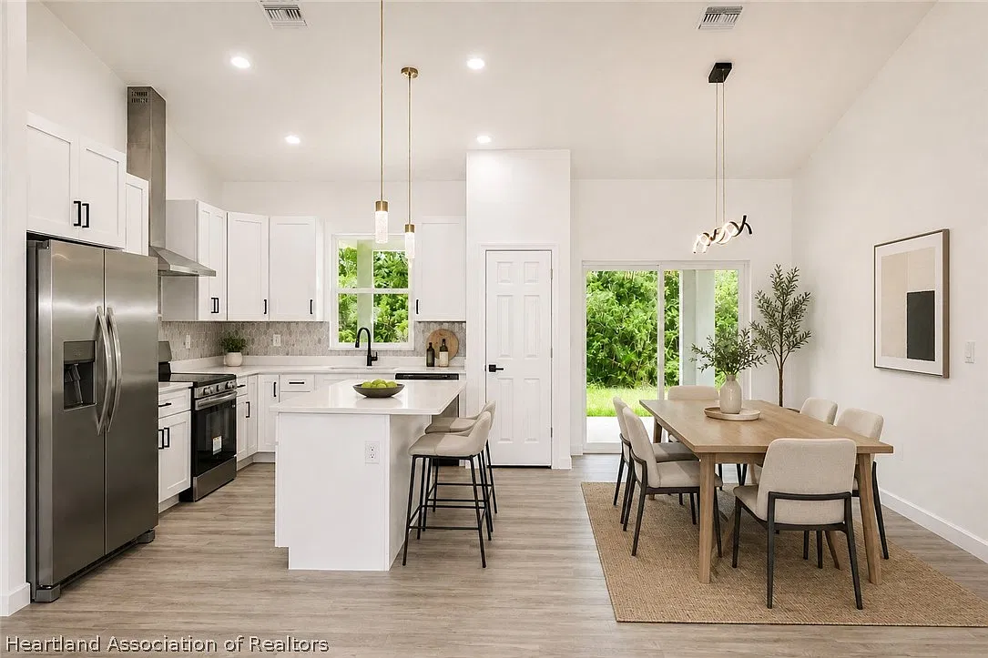 3 bed, 3.0 bath, 1505 sqft, $2,200 — Photo 3