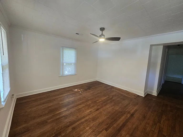 326 Pickett Pl — Photo 5