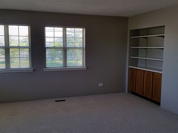 2nd image of 707 Superior Ct APT 211