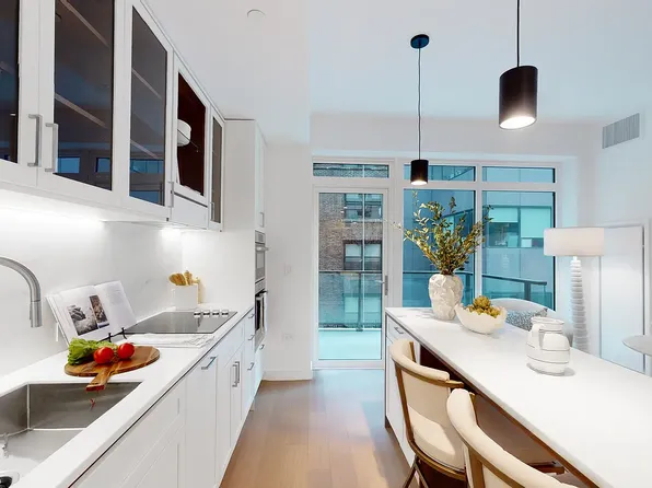 115 East 55th Street image 1 of 9