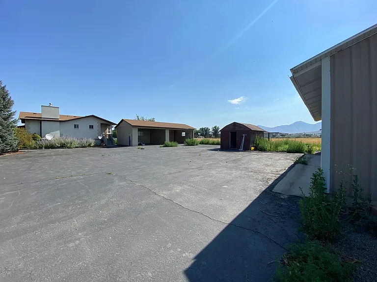 1235 S 1950 W — Photo 3
