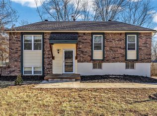 2500 NW Salem Ct, Blue Springs, MO 64015