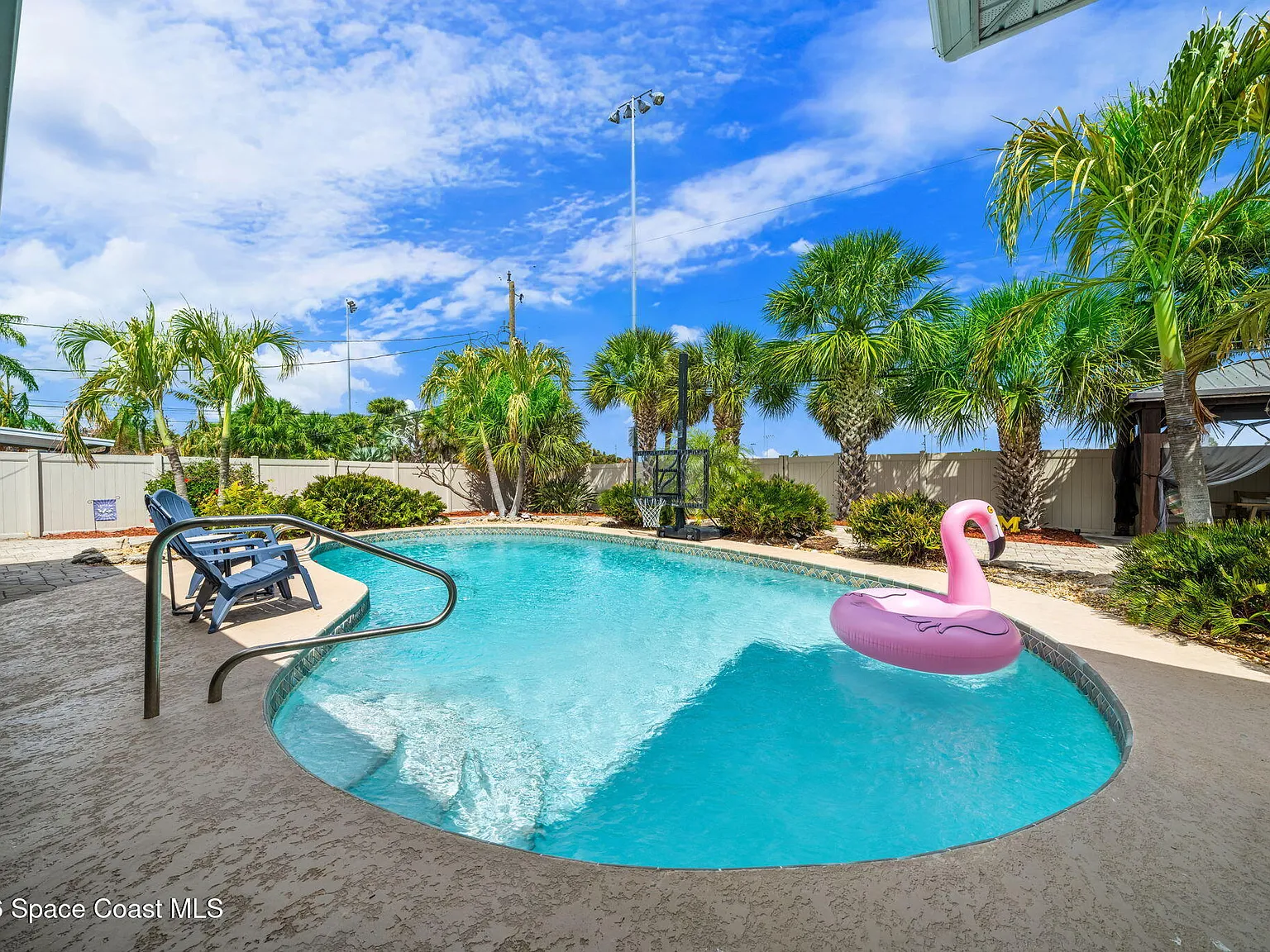 4 bed, 3.0 bath, 2160 sqft, $4,500 — Photo 3