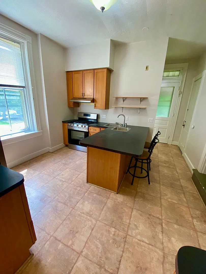 5 Bed/ 3 Bath on Parker Mins from UC for Only $775/pp ($3,875/mo) — Photo 3