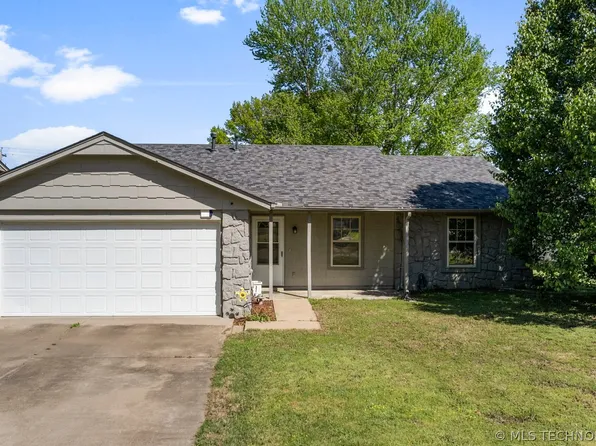 1304 W Doris St, Claremore, OK 74017
