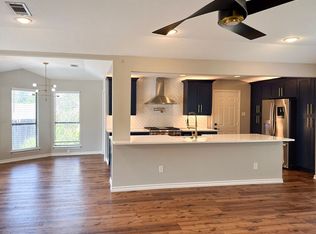 52111 Rusdell Dr, Irving, TX 75060