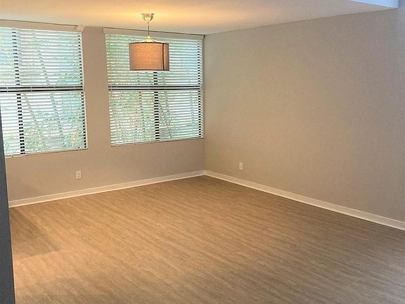 2nd image of 1600 Camden Ave APT 3