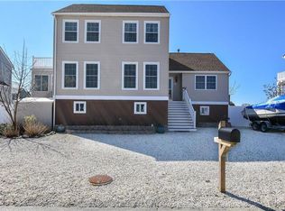 136 Evelyn Dr, Manahawkin, NJ 08050