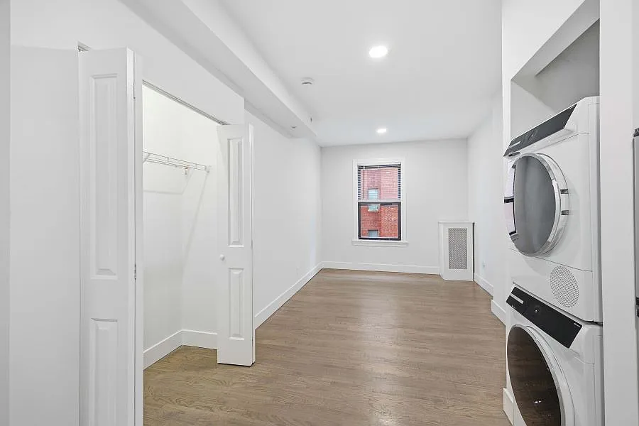 270 Newbury Street — Photo 3