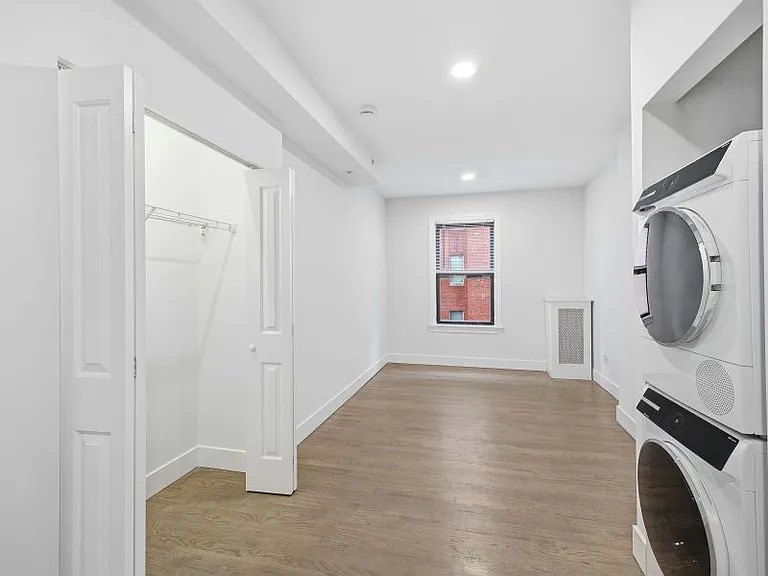 270 Newbury St — Photo 4