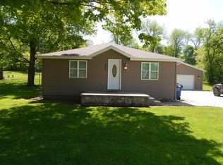 8452 E 700 N, New Carlisle, IN 46552
