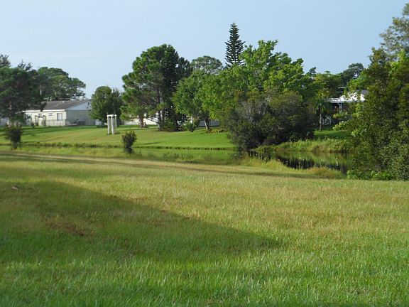 4th image of 2079 SE Parkwood Circle