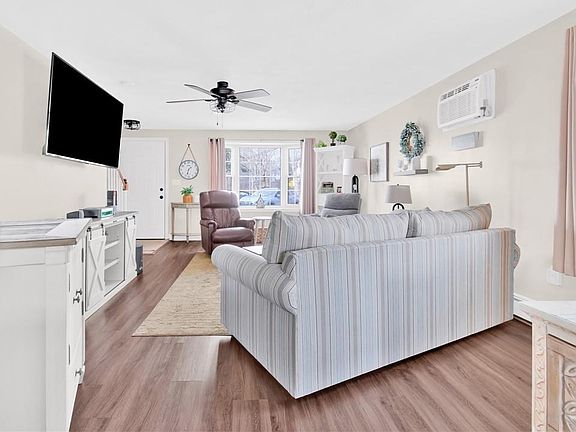 4th image of 1175 Diamond Hill Rd APT 305