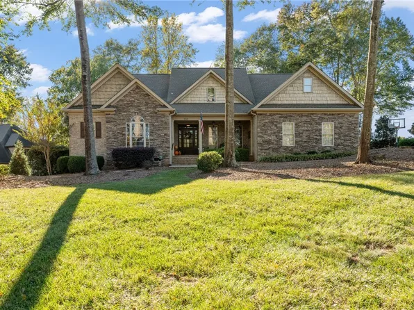 130 Reserve Dr, Piedmont, SC 29673