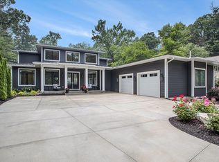 2878 Burlington Dr, Hickory Corners, MI 49060