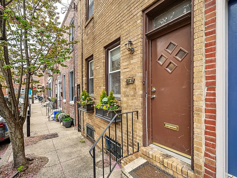766 S Cleveland St — Photo 13