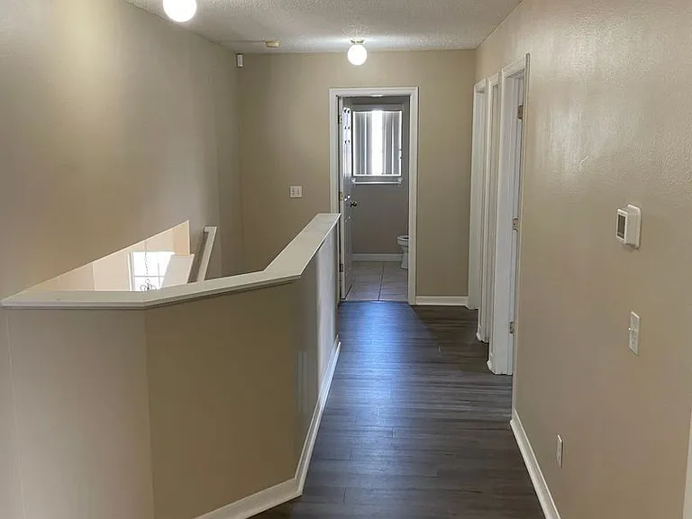 421 Lockbreeze Dr — Photo 33