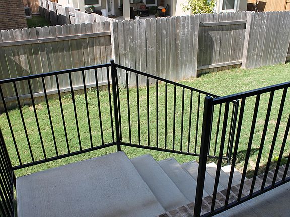 4th image of 2821 Coral Valley Dr