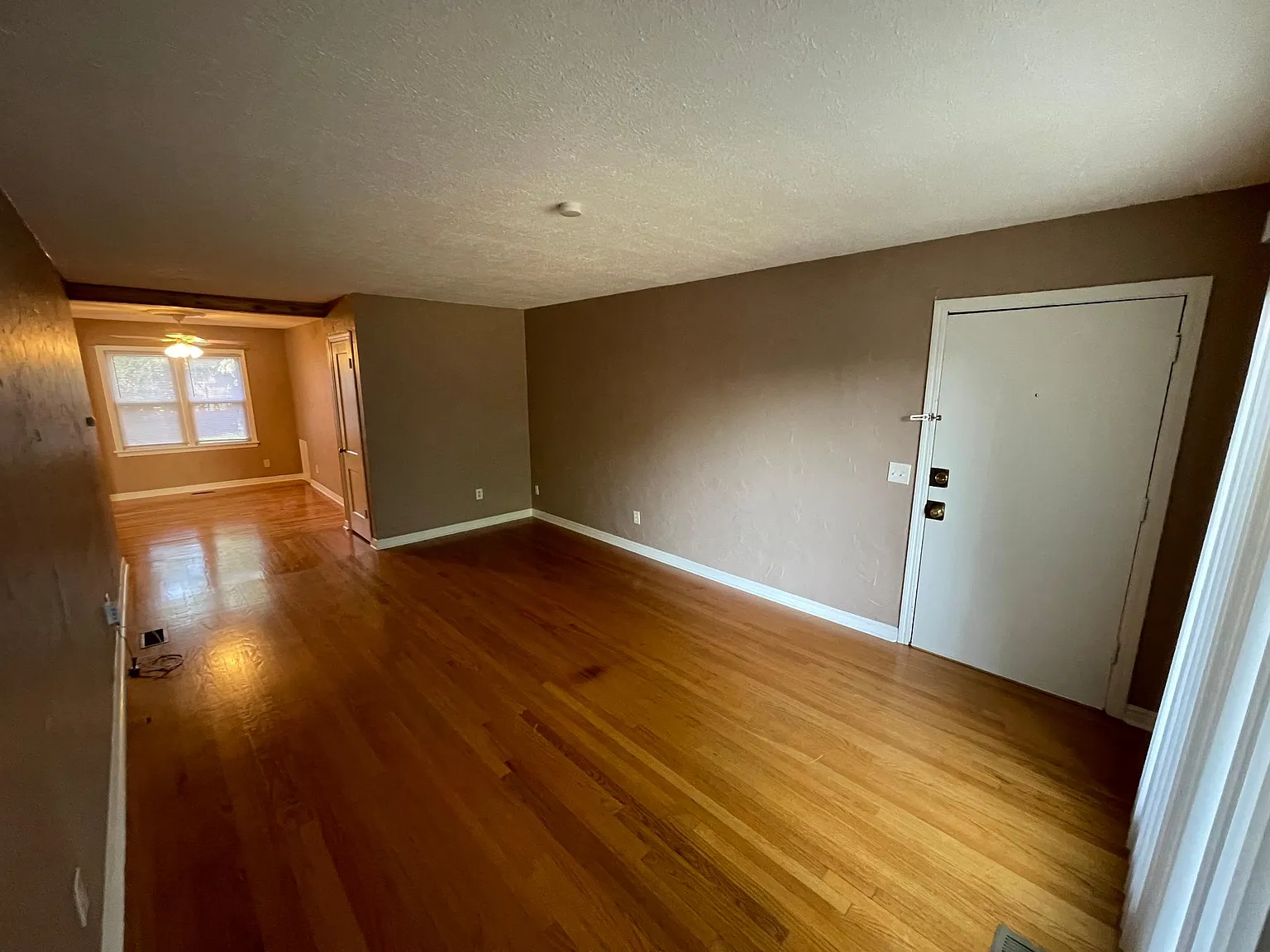 2 bed, 1152 sqft, $1,100 — Photo 2
