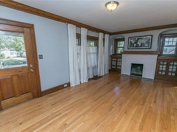 3rd image of 16305 Westdale Ave