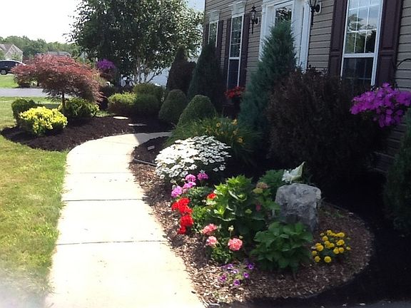 2nd image of 75 Graystone Ln