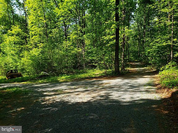 4th image of Black Oak Dr