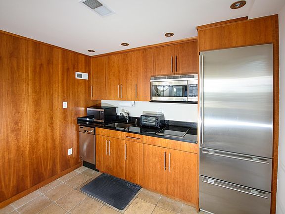 5th image of 3215 Atlantic Ave