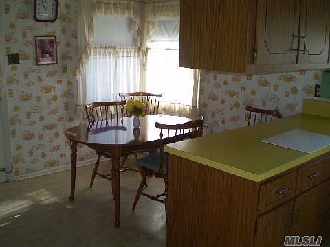 5th image of 248 Jerusalem Ave