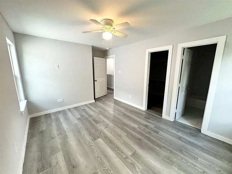 8215 Crestview Dr #B — Photo 17