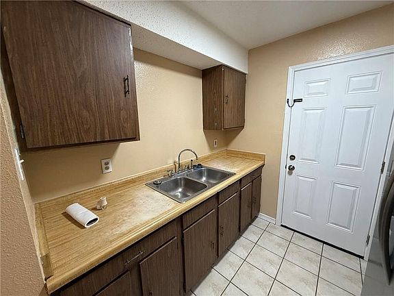 5th image of 8872 Sunnyside Dr #A