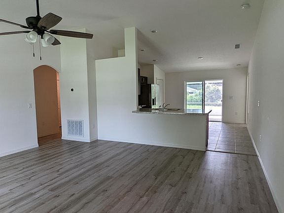 2nd image of 1938 Brewster Dr