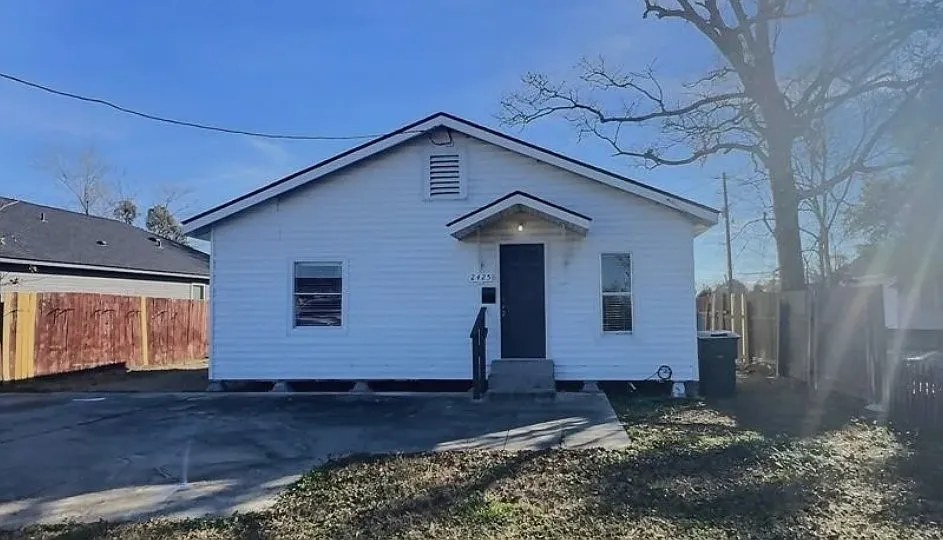 2425 Ernest Street - 1 — Photo 1