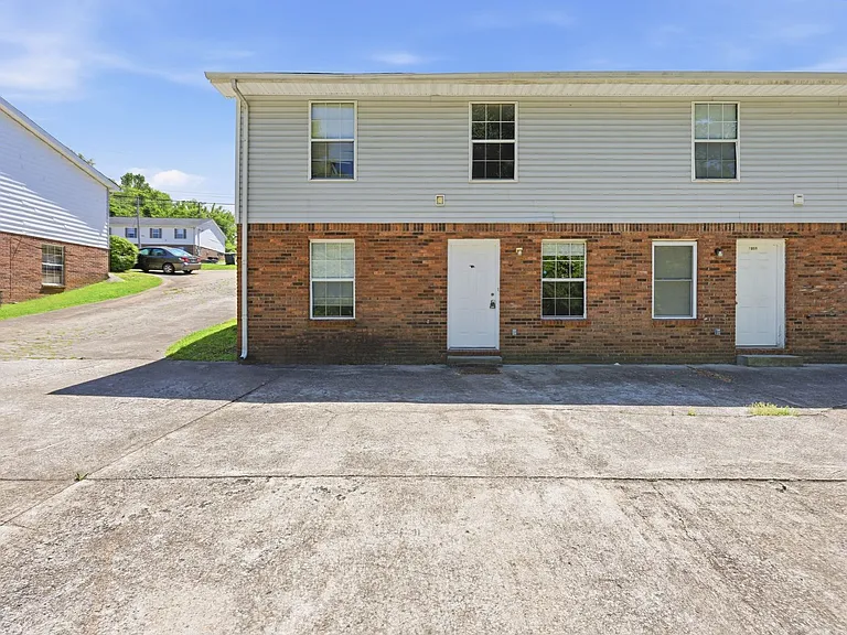 705 Peachers Dr — Photo 15