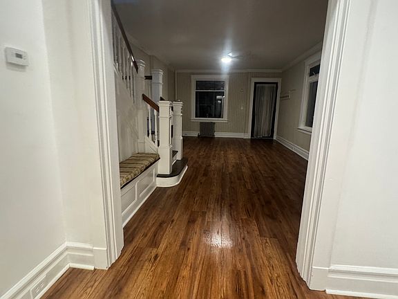 4th image of 232 Rector St