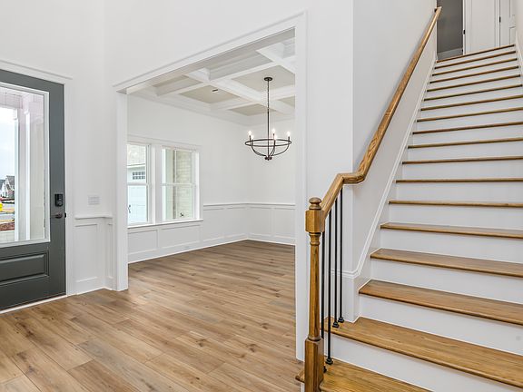 980 Cavalier Drive in Boykin Lakes