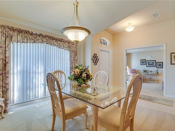 5th image of 3330 SW 26th Ave