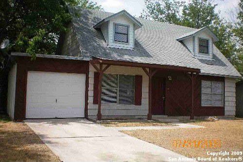 2nd image of 831 Stonegate Dr