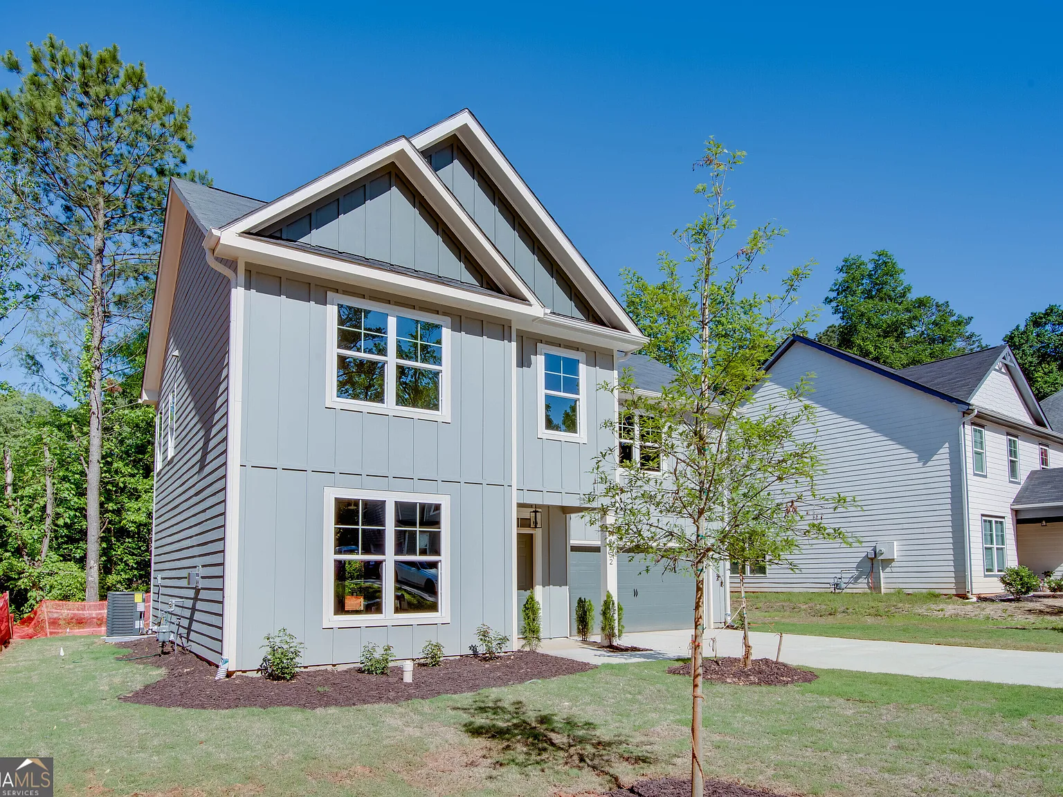 3 bed, 2.5 bath, 1685 sqft, $2,600 — Photo 2