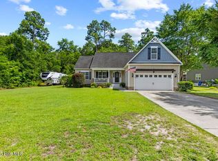 1715 Chadwick Shores Dr, Sneads Ferry, NC 28460
