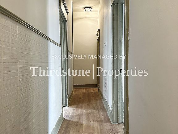 5th image of 210 E 9th St