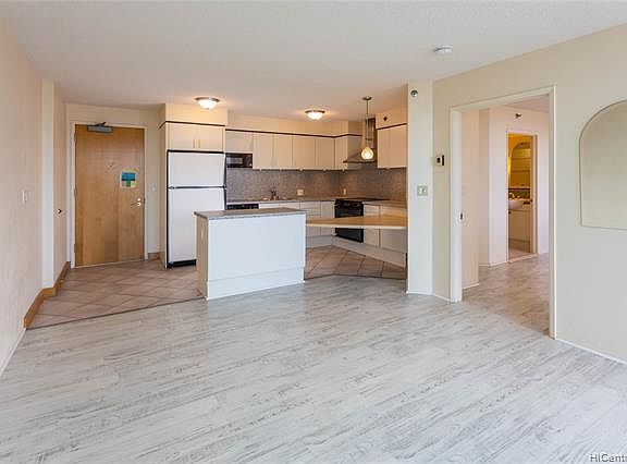 4th image of 801 King St APT 2701