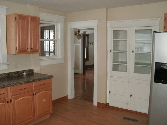 2nd image of 1230 Prairie St