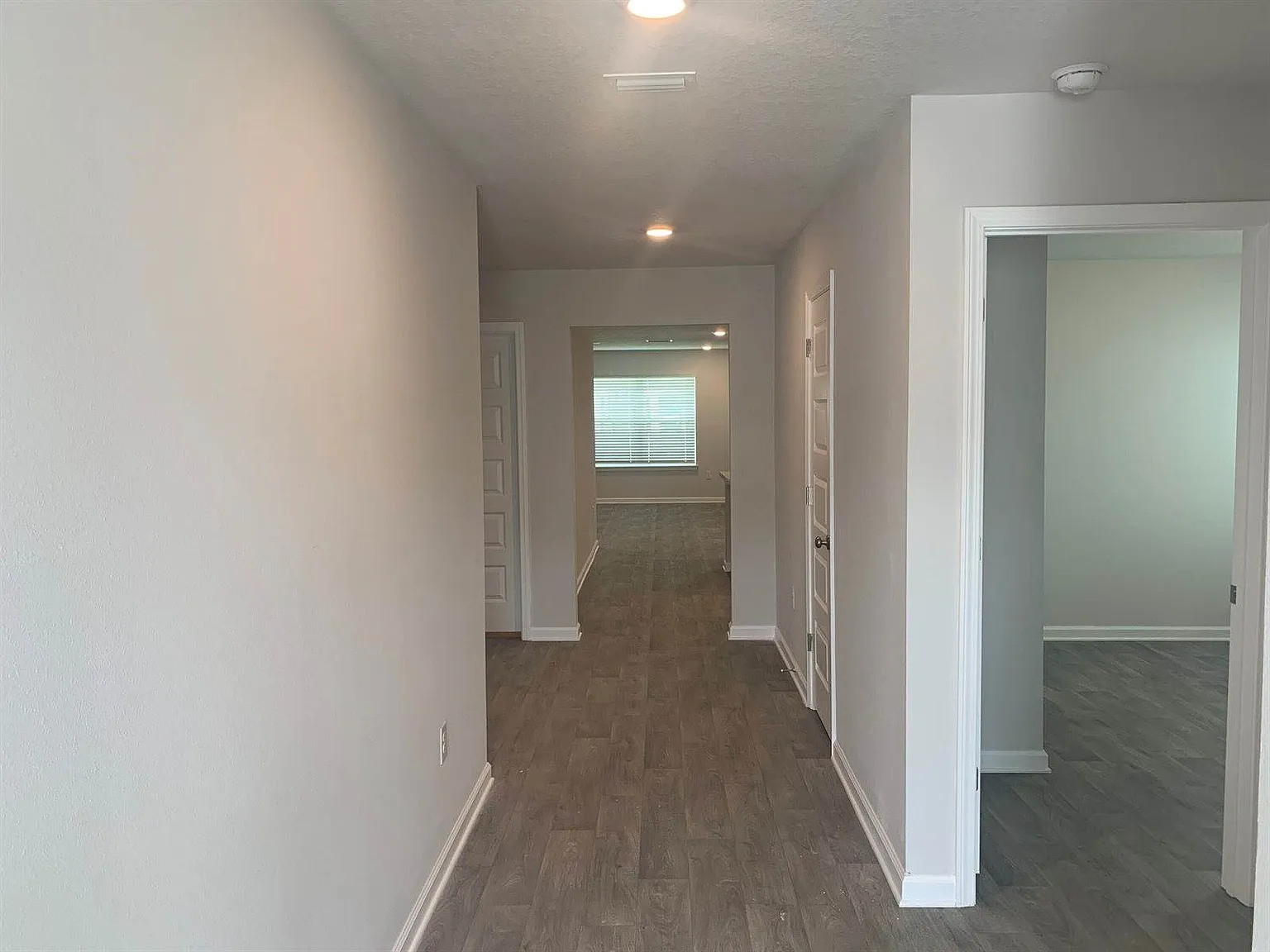 4 bed, $2,550 — Photo 2