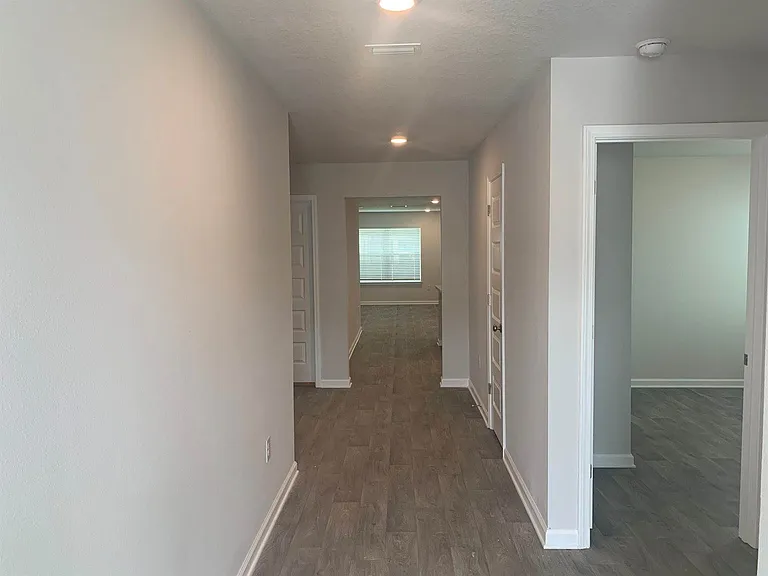 642 Earl Godwin Rd — Photo 2