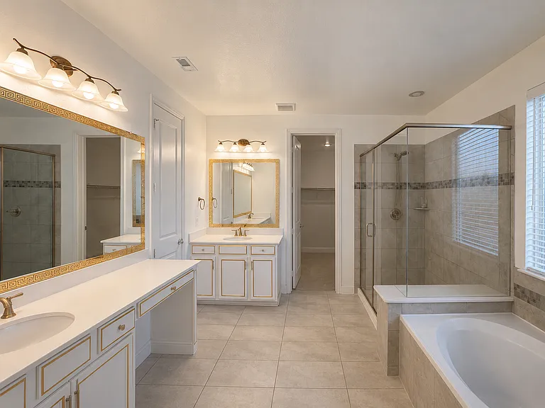 1901 Oakston Dr — Photo 12