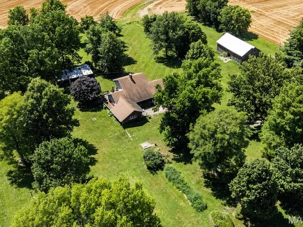 5495 Wilson Rd, Oakdale, IL 62268