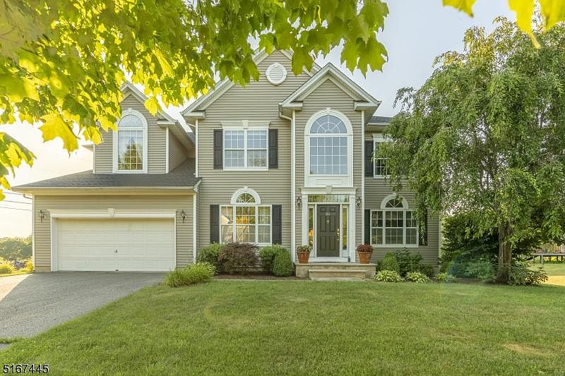 1st image of 26 Dorset Dr