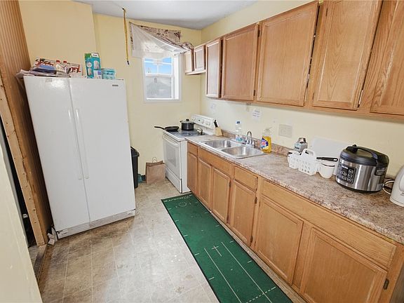 5th image of 344 Mount Hope Ave