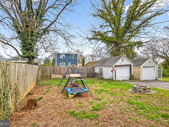 5th image of 9 Laurel Ave