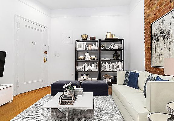 3rd image of 309 E 18th St #D
